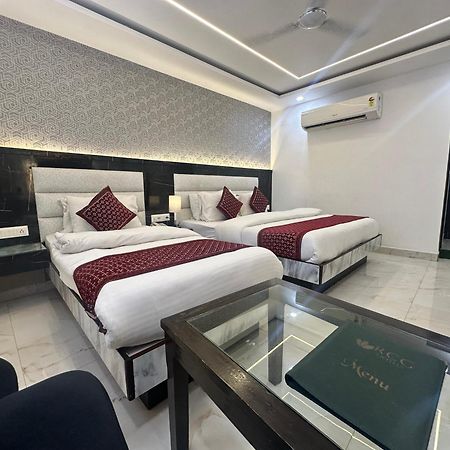 Hotel Krishna Deluxe-By Rcg Hotels Yeni Delhi Dış mekan fotoğraf